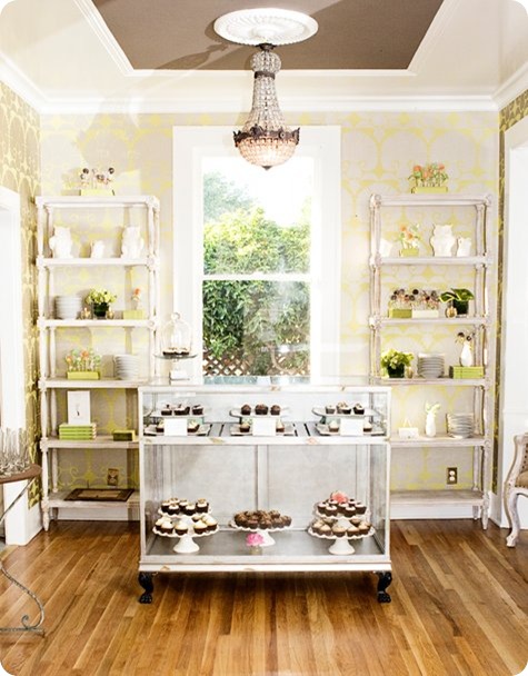 enjoy-cupcakes-bakery_via-ds
